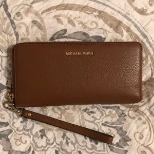 Michael Kors wallet- never used